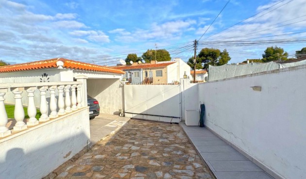 Resale - Villa -
Torrevieja - Costa Blanca