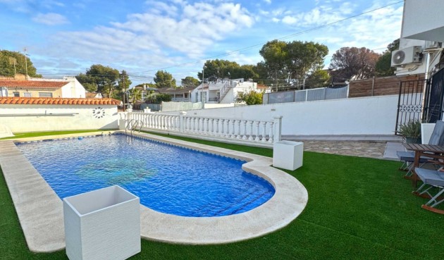 Resale - Villa -
Torrevieja - Costa Blanca