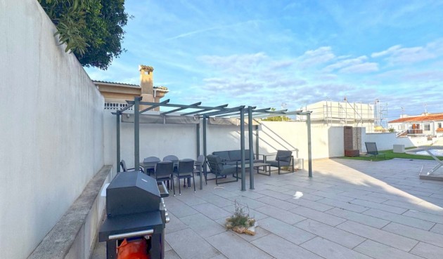 Resale - Villa -
Torrevieja - Costa Blanca