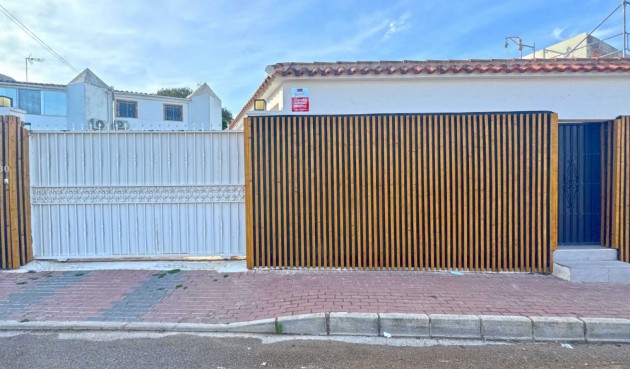 Resale - Villa -
Torrevieja - Costa Blanca