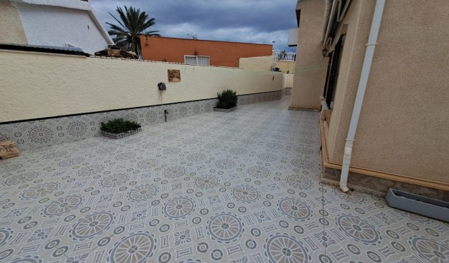 Resale - Villa -
Torrevieja - Costa Blanca