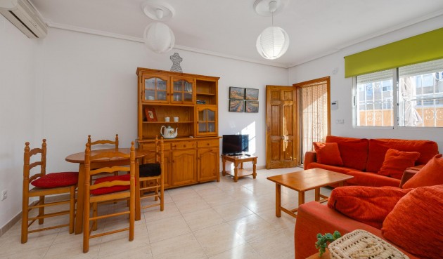 Resale - Villa -
Torrevieja - Costa Blanca