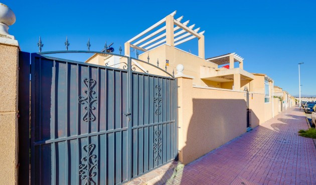 Resale - Villa -
Torrevieja - Costa Blanca