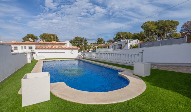 Resale - Villa -
Torrevieja - Costa Blanca