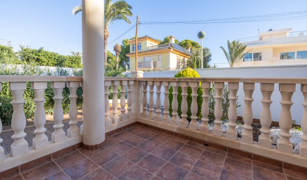 Resale - Villa -
Orihuela Costa - Costa Blanca