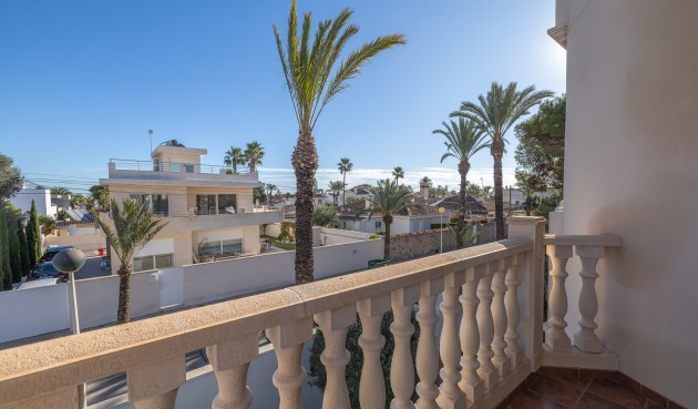 Resale - Villa -
Orihuela Costa - Costa Blanca