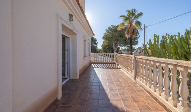 Resale - Villa -
Orihuela Costa - Costa Blanca