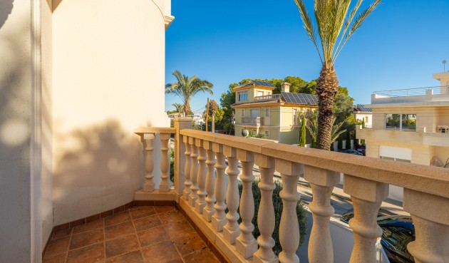 Resale - Villa -
Orihuela Costa - Costa Blanca