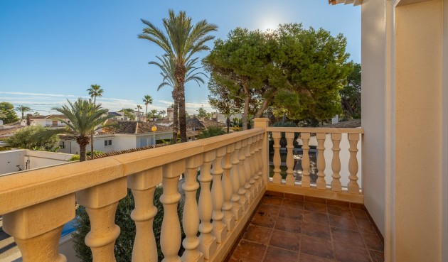 Resale - Villa -
Orihuela Costa - Costa Blanca