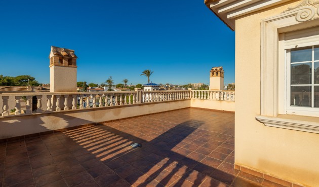 Resale - Villa -
Orihuela Costa - Costa Blanca