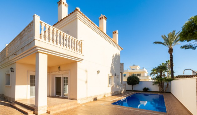 Resale - Villa -
Orihuela Costa - Costa Blanca