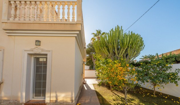 Resale - Villa -
Orihuela Costa - Costa Blanca