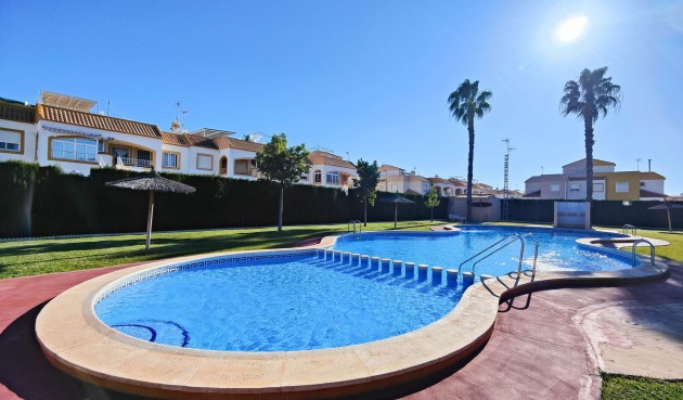 Återförsäljning - Bungalow -
Torrevieja - Costa Blanca