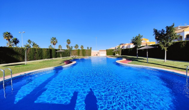 Återförsäljning - Bungalow -
Torrevieja - Costa Blanca