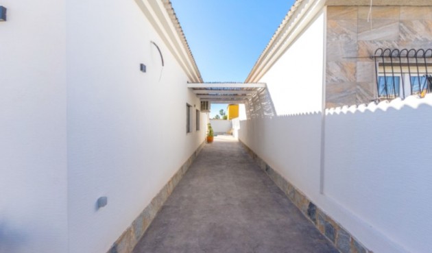 Reventa - Villa -
Torrevieja - Costa Blanca