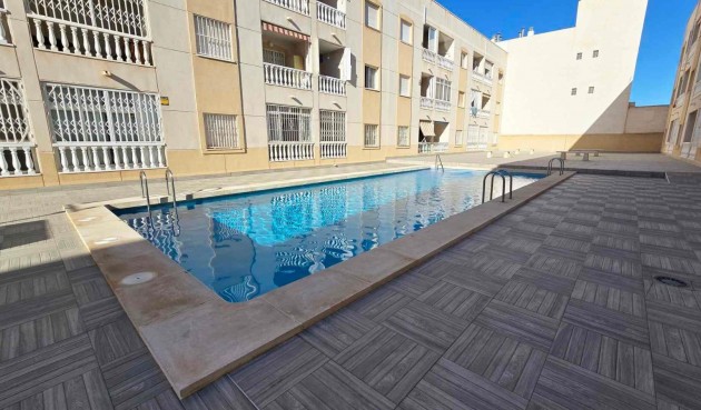 Återförsäljning - Apartment -
Torrevieja - Estacion De Autobuses