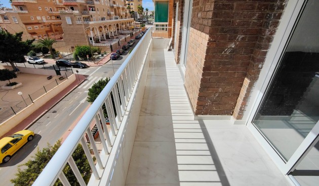 Återförsäljning - Apartment -
Orihuela Costa - Costa Blanca