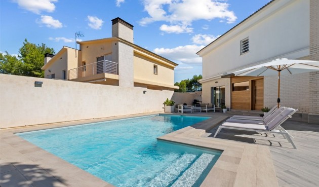 Brukt - Villa -
Alfas del Pí - Costa Blanca