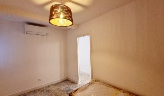 Resale - Apartment -
Torrevieja