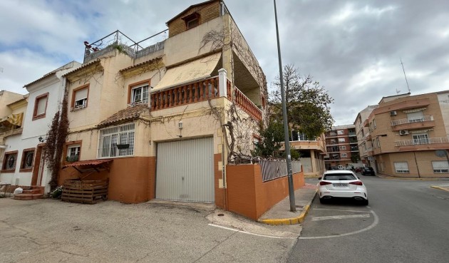 Resale - Villa -
Los Montesinos - Costa Blanca