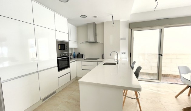Brukt - Villa -
Villamartin - Costa Blanca