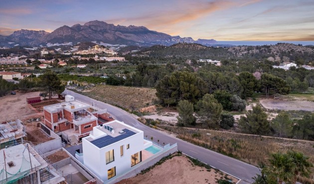 Nybyggnation - Villa -
Polop - Urbanizaciones