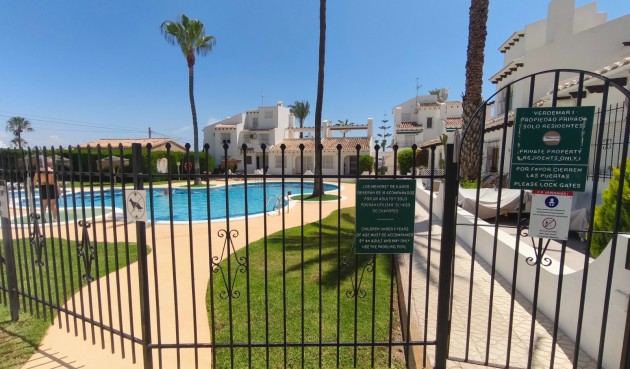 Brukt - Bungalow -
Orihuela Costa - Villamartín
