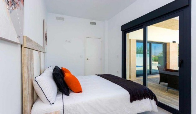 Nybygg - Villa -
Daya Nueva - Centro