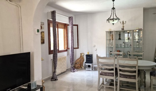 Brukt - Villa -
Orihuela - Inland