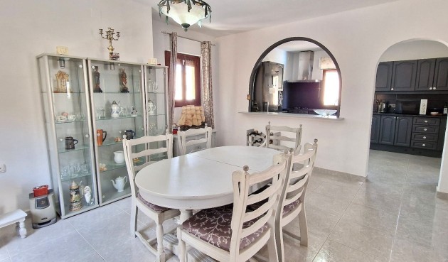 Brukt - Villa -
Orihuela - Inland