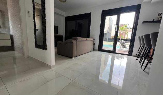 Resale - Villa -
Orihuela Costa - Lomas de Cabo Roig