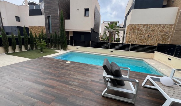 Resale - Villa -
Orihuela Costa - Lomas de Cabo Roig