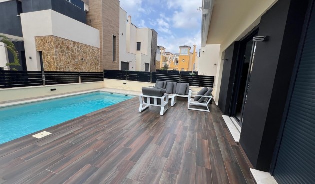 Resale - Villa -
Orihuela Costa - Lomas de Cabo Roig