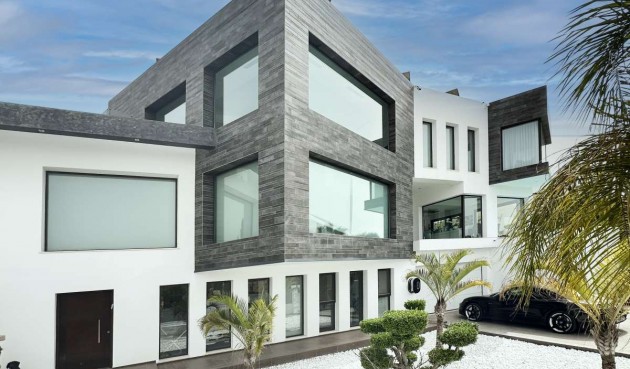 Resale - Villa -
Jávea - Costa Blanca