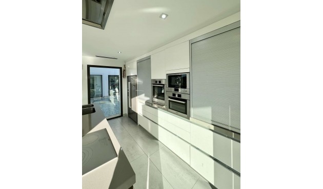 Resale - Villa -
Jávea - Costa Blanca