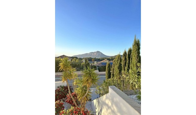 Resale - Villa -
Jávea - Costa Blanca