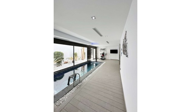 Resale - Villa -
Jávea - Costa Blanca