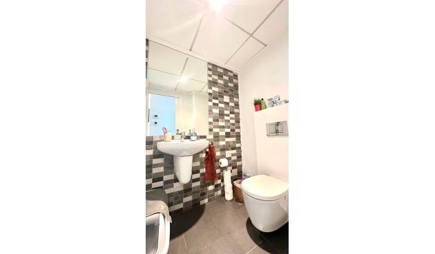 Resale - Town House -
Torrevieja - aguas nuevas