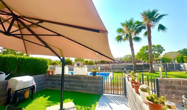 Resale - Town House -
Torrevieja - aguas nuevas