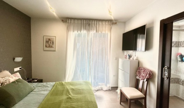Resale - Town House -
Torrevieja - aguas nuevas