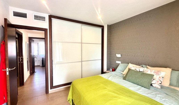 Resale - Town House -
Torrevieja - aguas nuevas