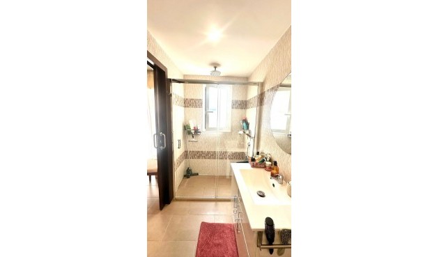 Resale - Town House -
Torrevieja - aguas nuevas