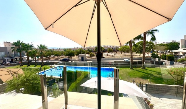 Resale - Town House -
Torrevieja - aguas nuevas