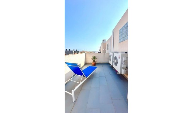 Resale - Town House -
Torrevieja - aguas nuevas