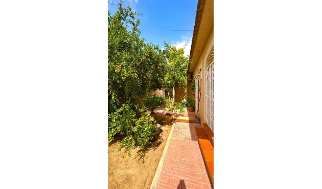 Resale - Villa -
Torrevieja - Los Balcones - Los Altos del Edén