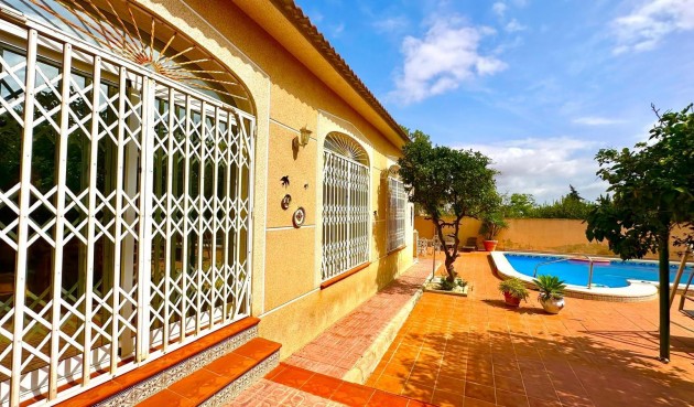 Resale - Villa -
Torrevieja - Los Balcones - Los Altos del Edén