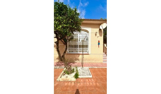 Resale - Villa -
Torrevieja - Los Balcones - Los Altos del Edén