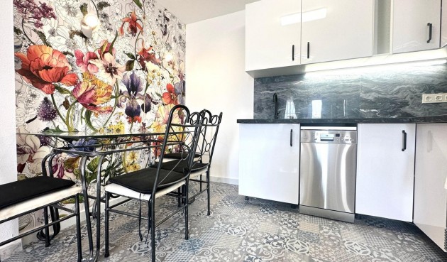 Resale - Apartment -
Orihuela Costa - Playa Flamenca