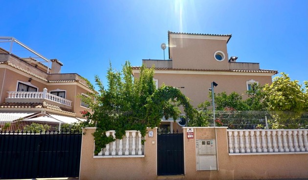Reventa - Villa -
Orihuela Costa - La Regia