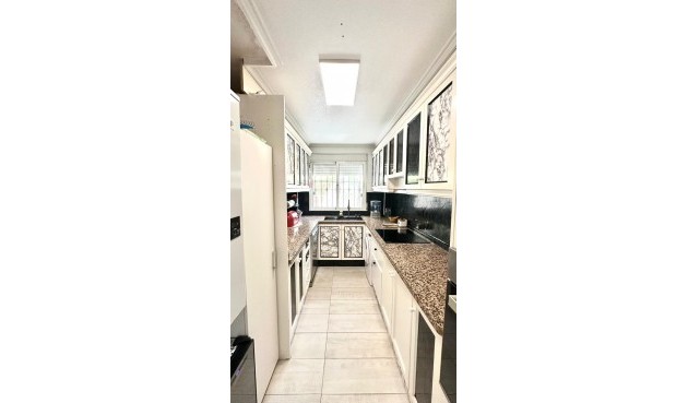 Reventa - Villa -
Orihuela Costa - La Regia